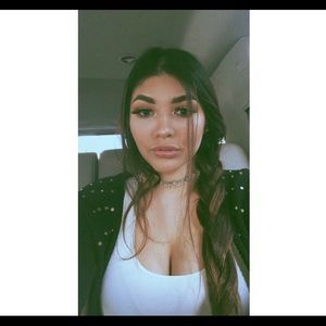 Meet your Posher, Kayla